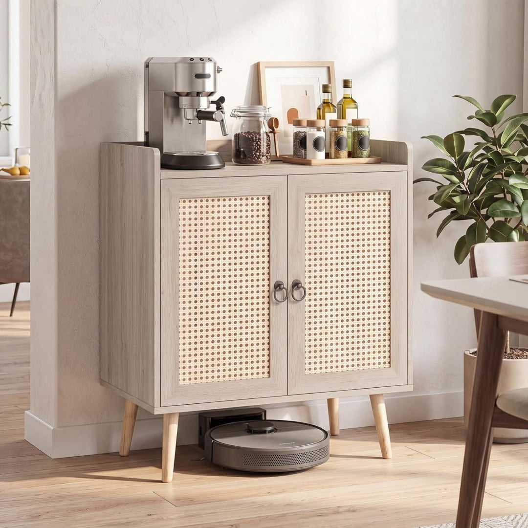 Sideboard mit geflochtenen Elementen und Flechtoptik