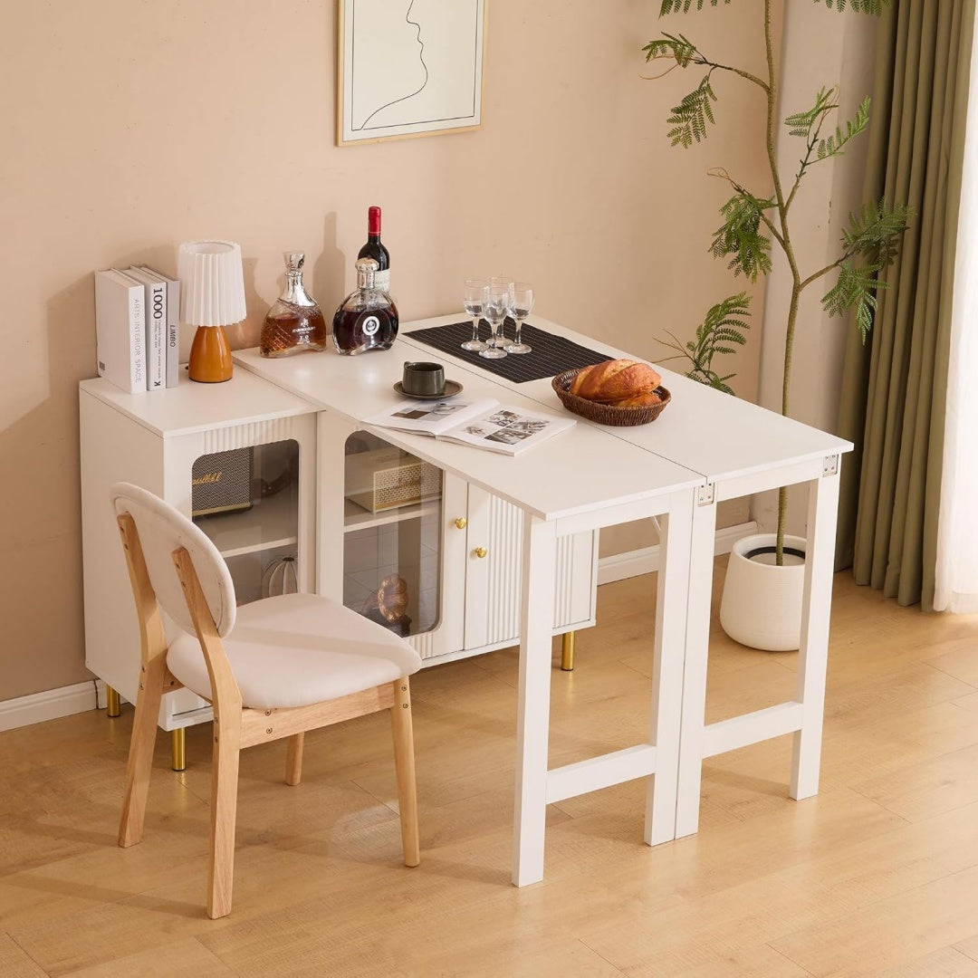 Schiebetueren praegen das Sideboard aus Metall