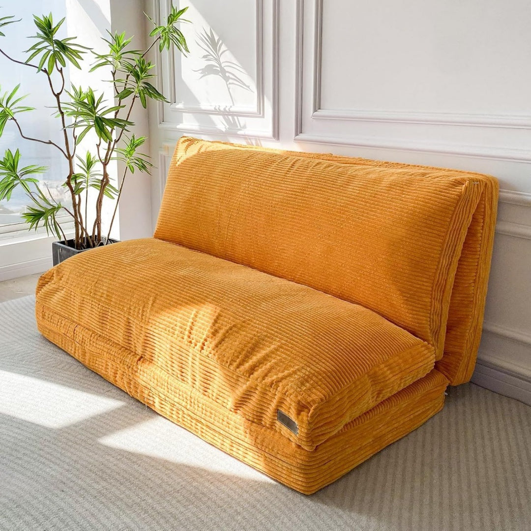 Der Sitzsack setzt auf eine klappbare Konstruktion