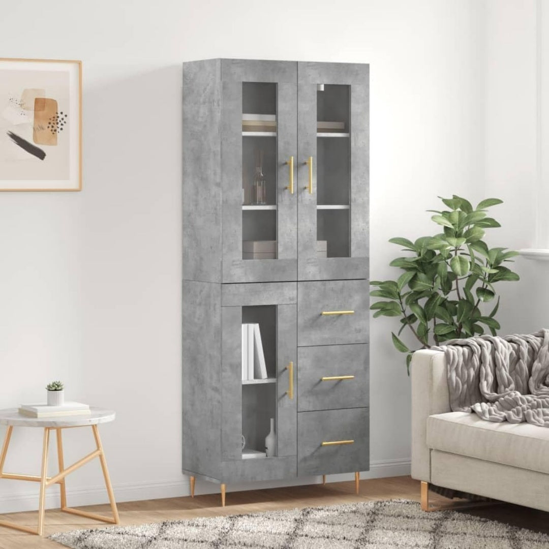 Geschlossener Stauraum an dem Hochschrank aus Holzwerkstoff und Metall in Betongrau